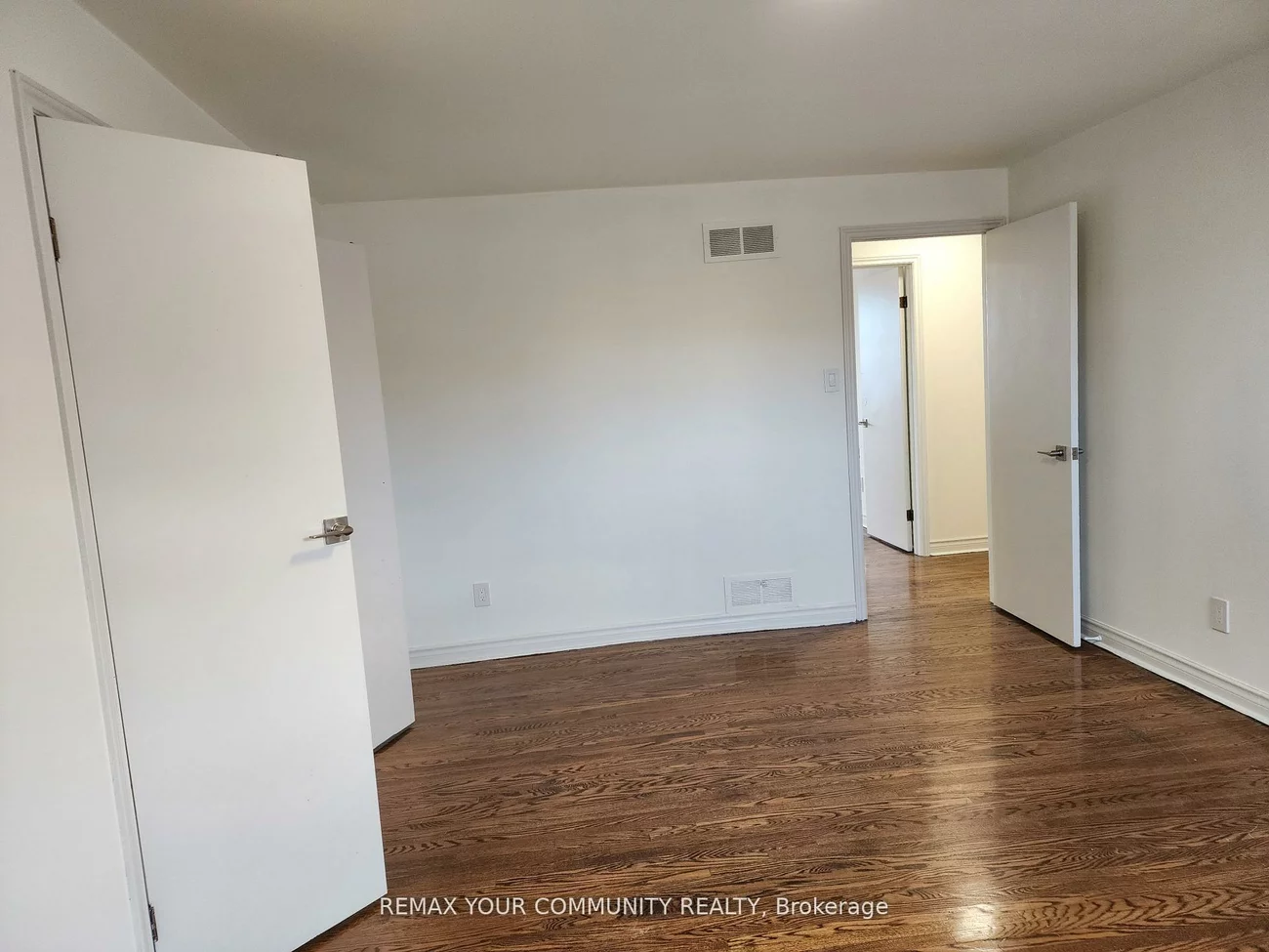 214, Pellatt, Humberlea-Pelmo Park W4, Toronto