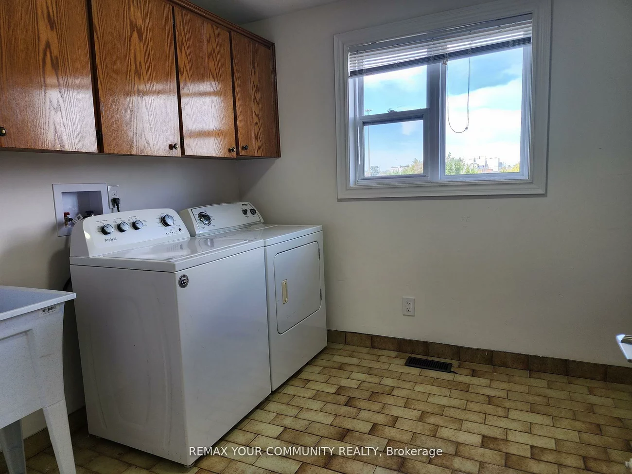 214, Pellatt, Humberlea-Pelmo Park W4, Toronto