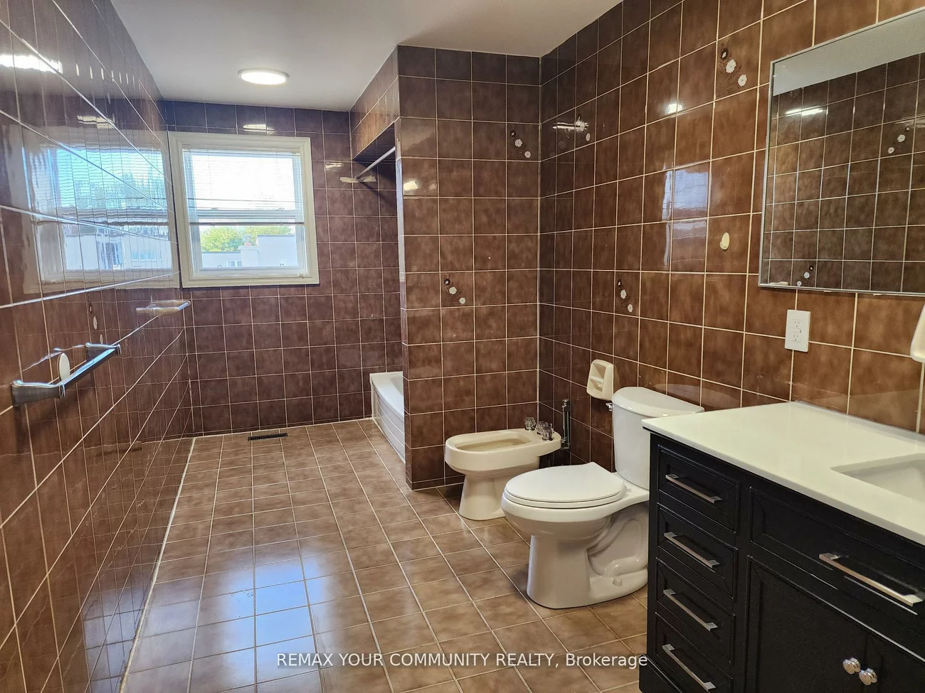 214, Pellatt, Humberlea-Pelmo Park W4, Toronto