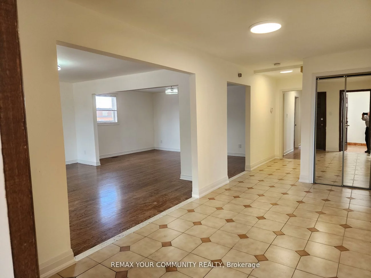 214, Pellatt, Humberlea-Pelmo Park W4, Toronto