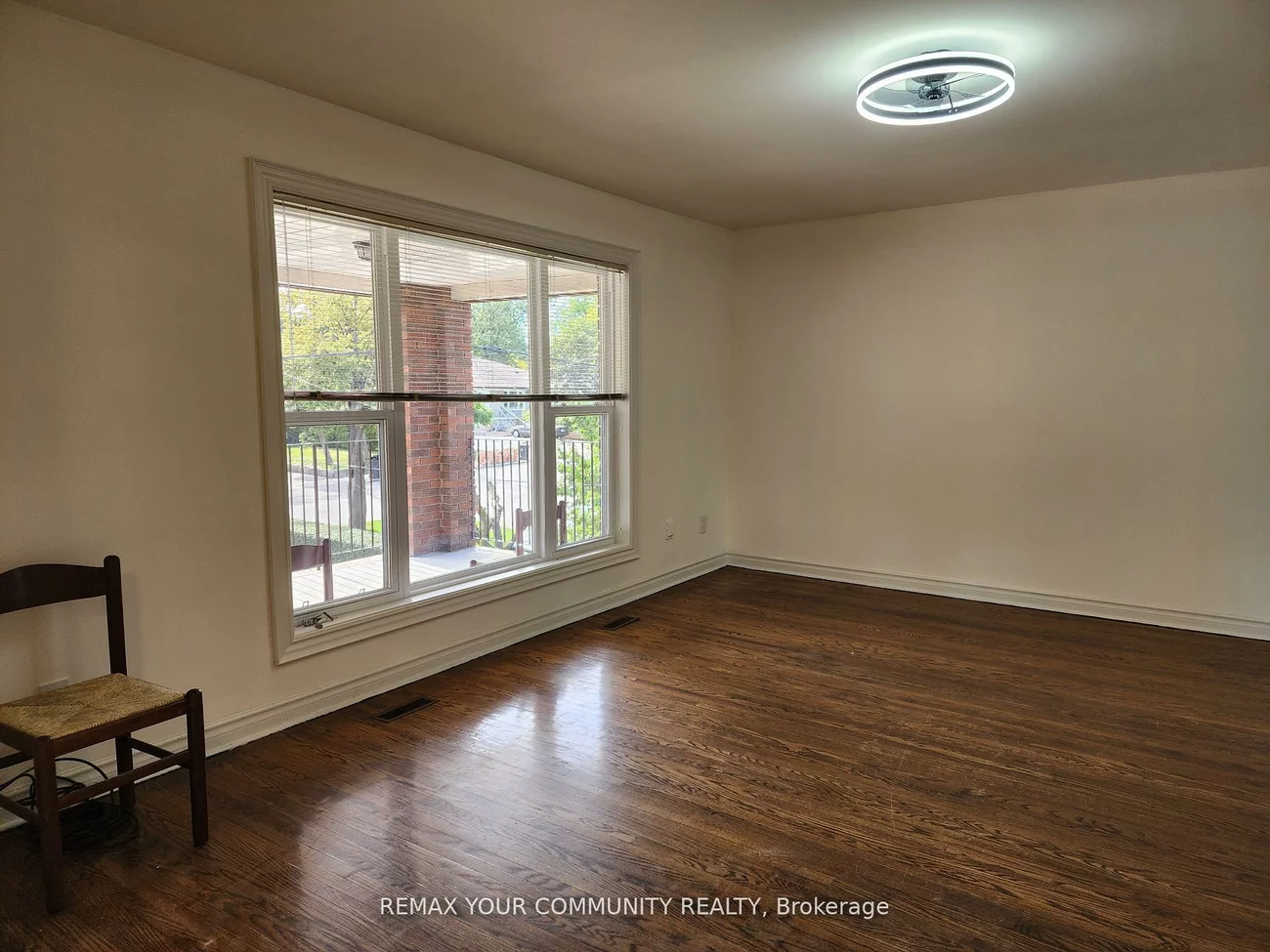 214, Pellatt, Humberlea-Pelmo Park W4, Toronto