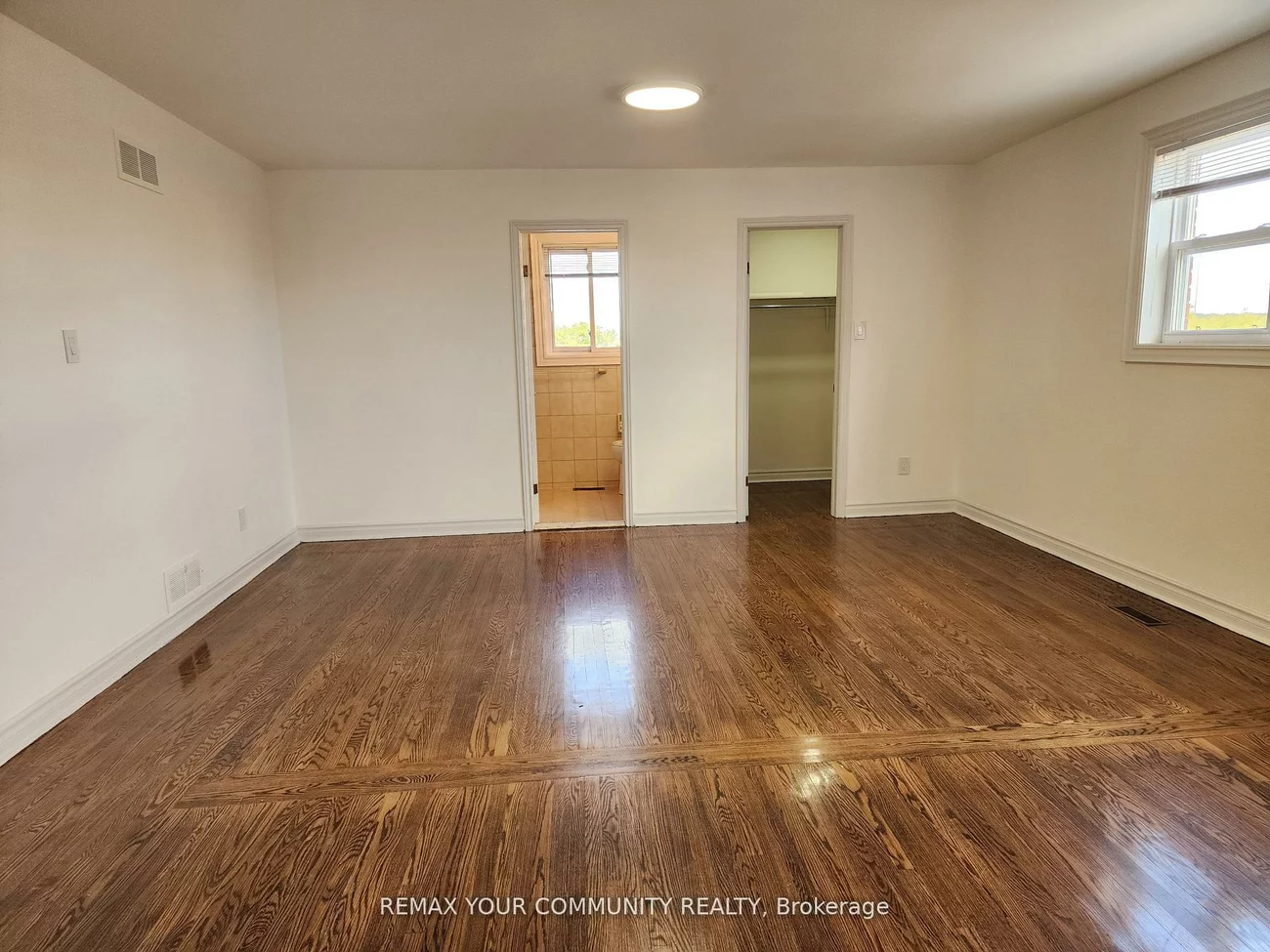 214, Pellatt, Humberlea-Pelmo Park W4, Toronto