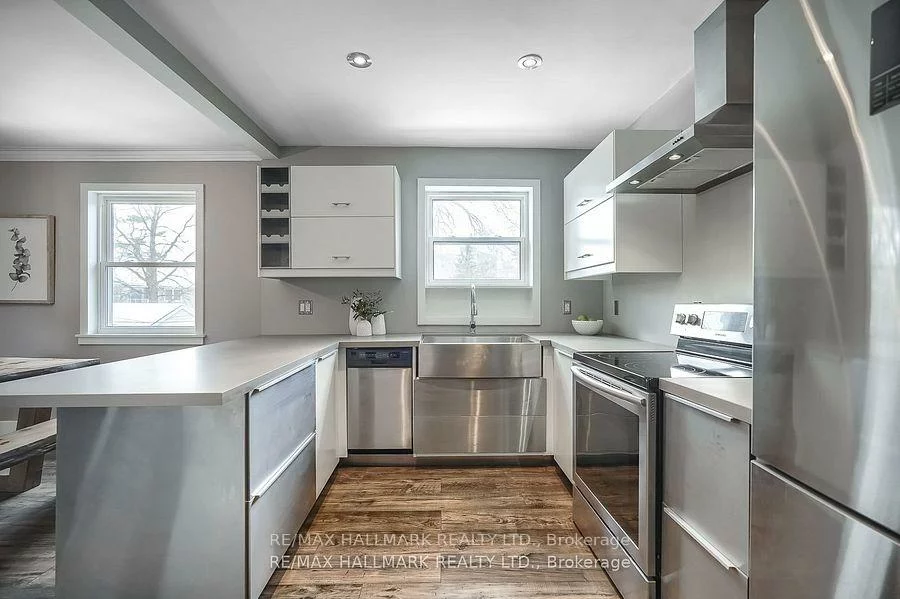 6, Thirty First, Long Branch, Toronto