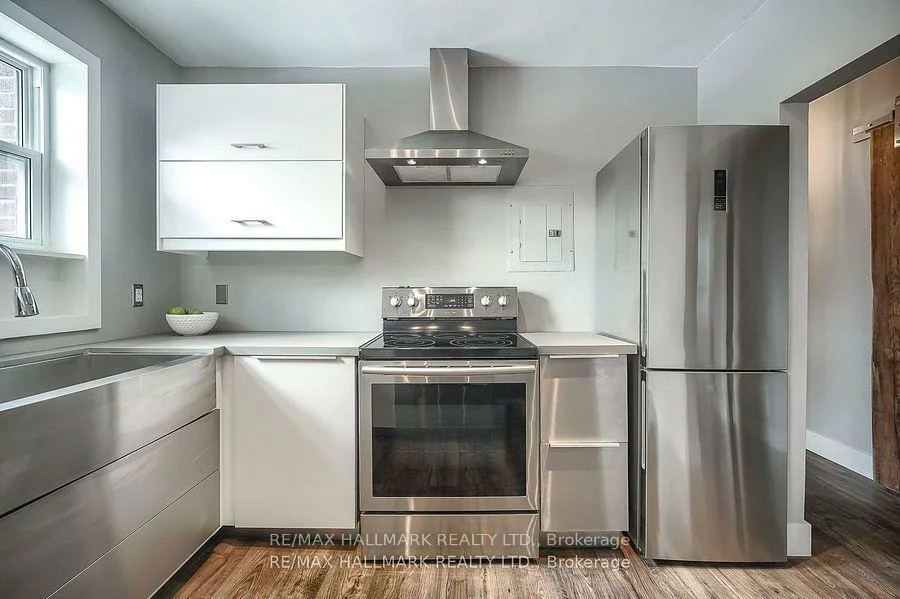 6, Thirty First, Long Branch, Toronto