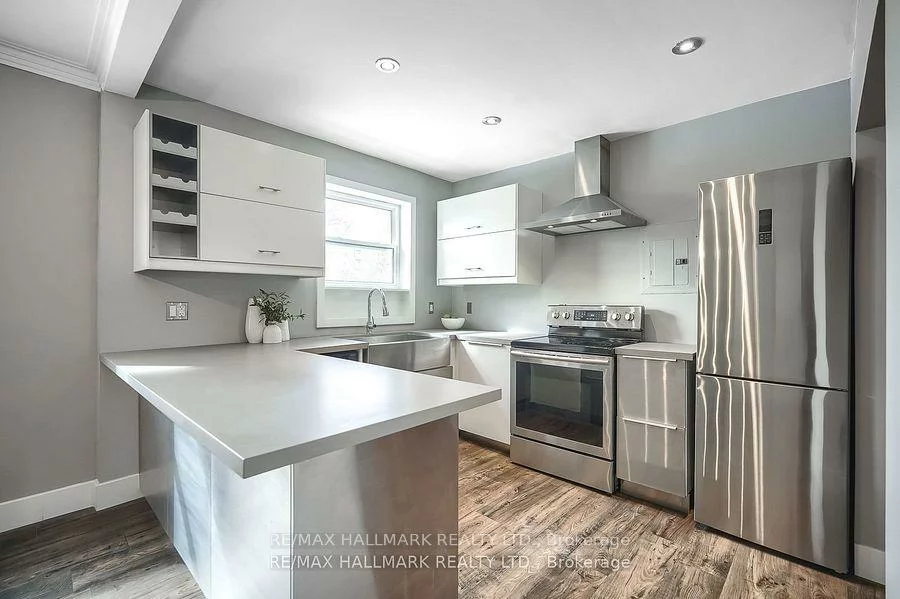 6, Thirty First, Long Branch, Toronto