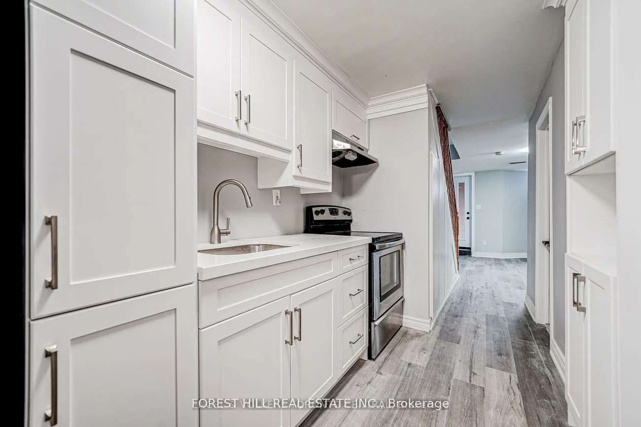 39A, Lippincott, Weston, Toronto
