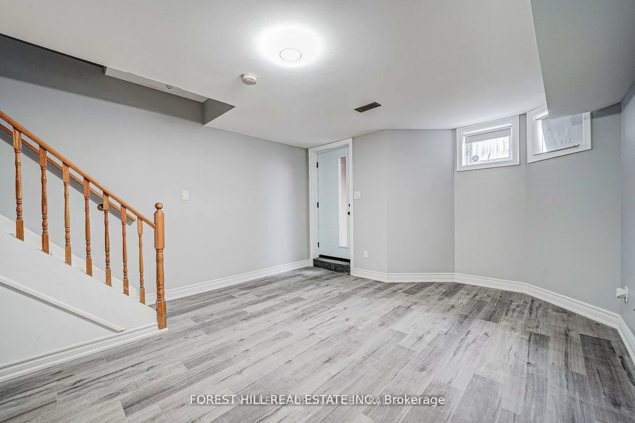 39A, Lippincott, Weston, Toronto
