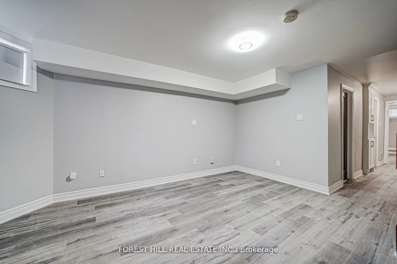 39A, Lippincott, Weston, Toronto