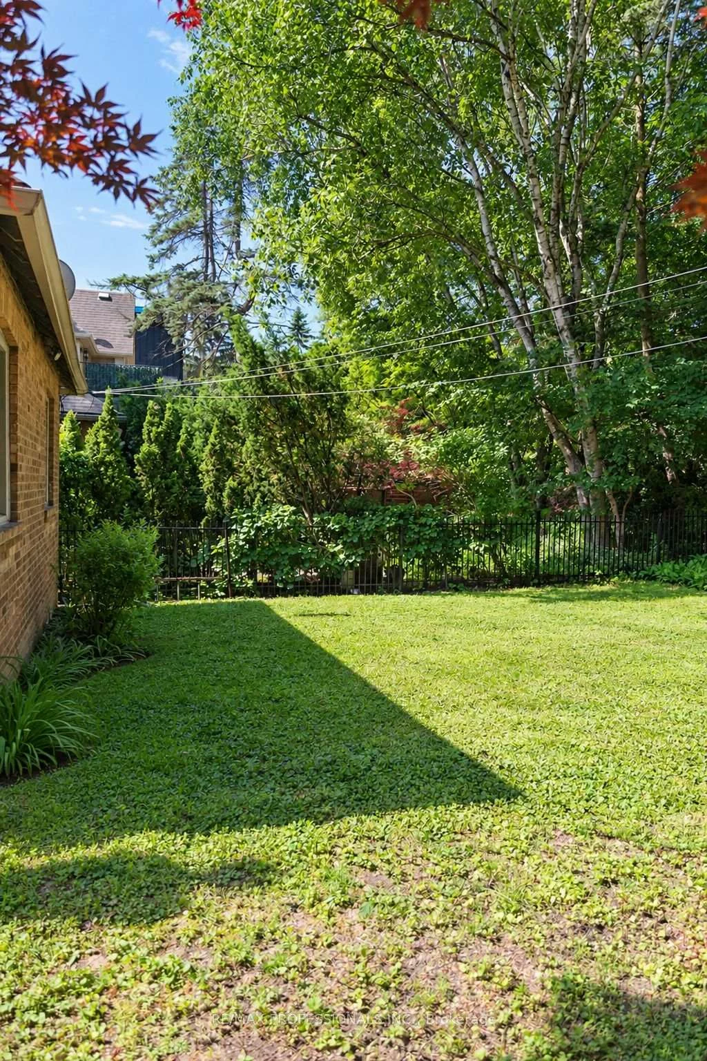 82, Ellis Park, High Park-Swansea, Toronto