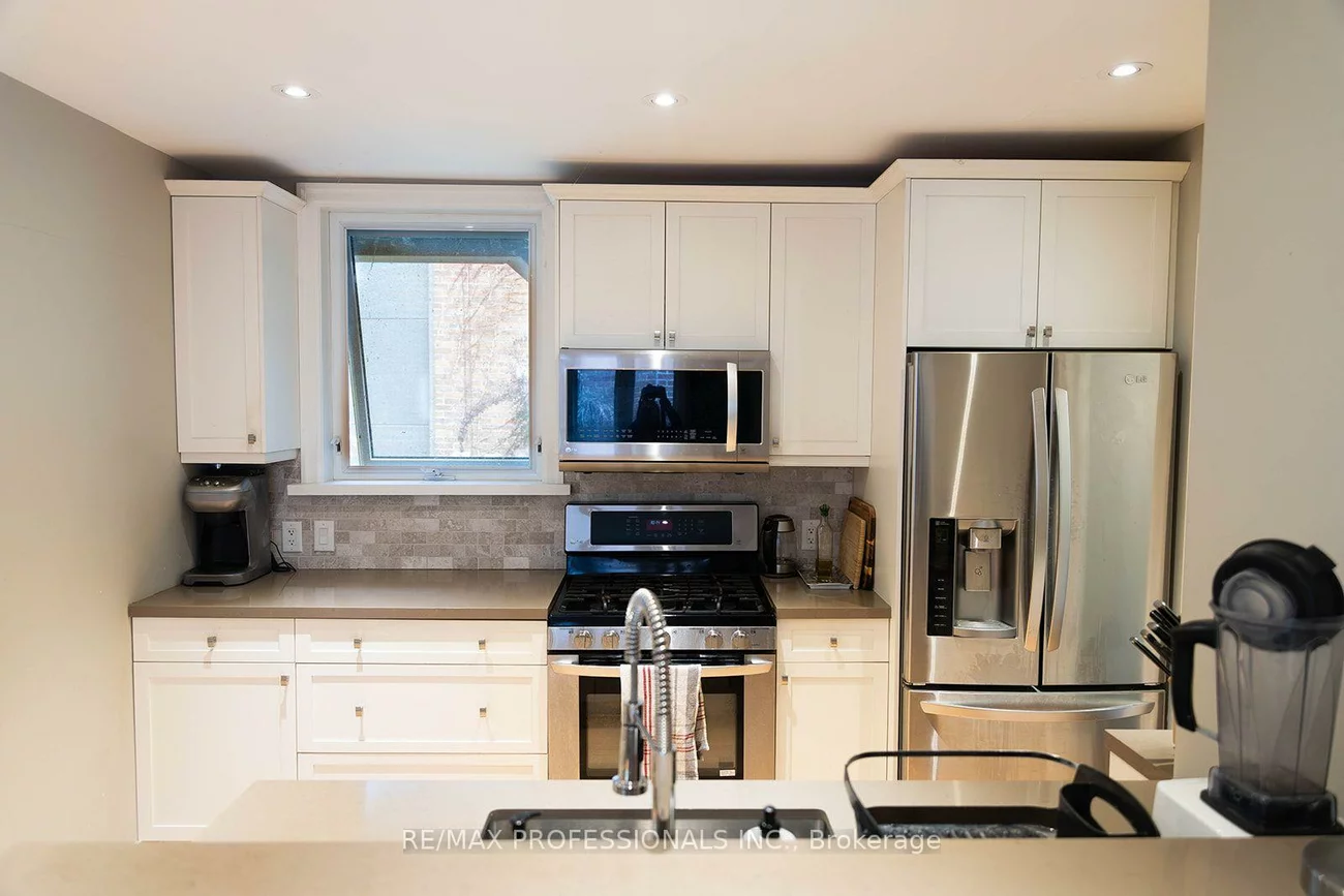 82, Ellis Park, High Park-Swansea, Toronto