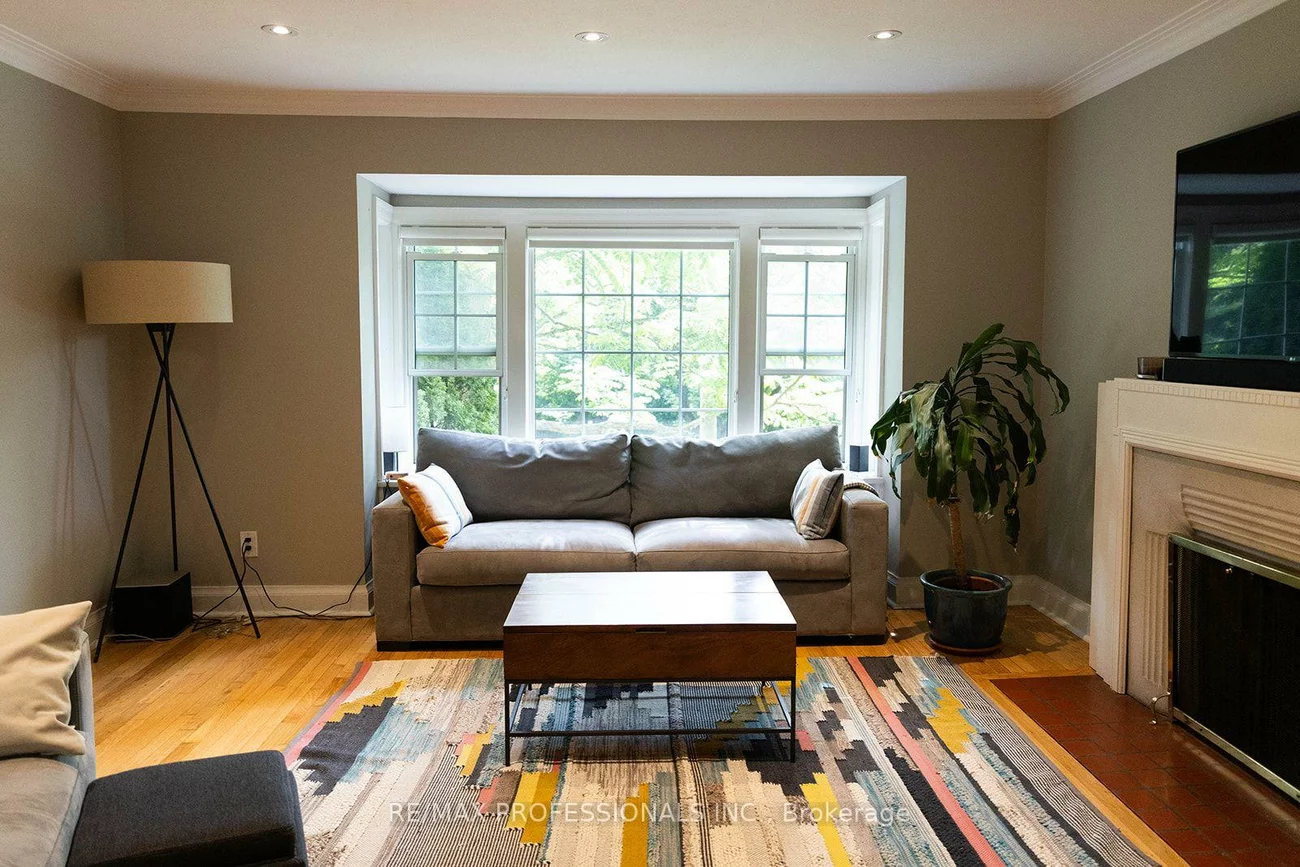 82, Ellis Park, High Park-Swansea, Toronto