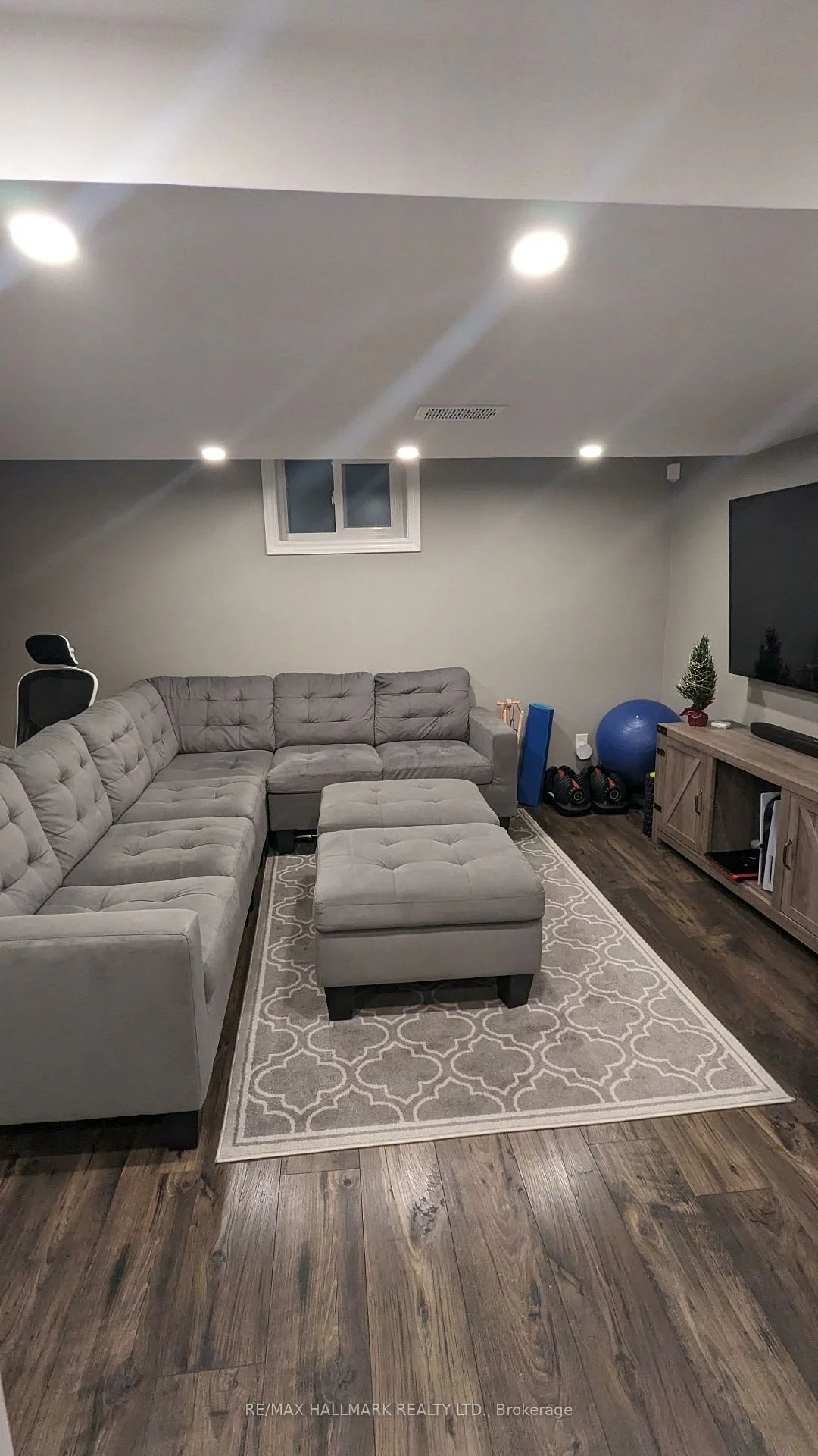 342, Whitmore, Briar Hill-Belgravia, Toronto