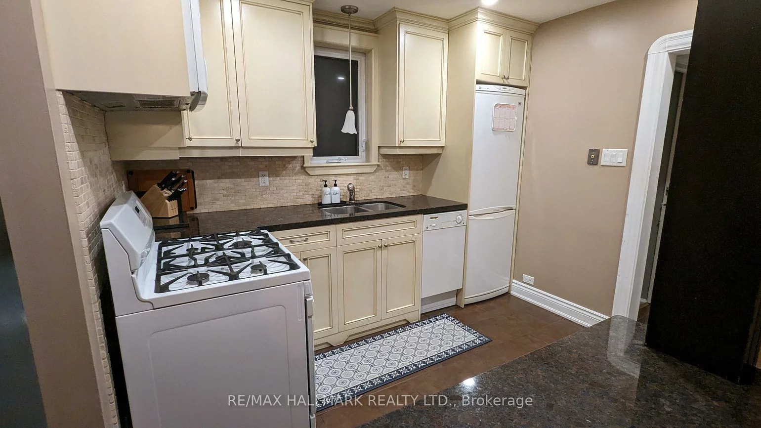 342, Whitmore, Briar Hill-Belgravia, Toronto