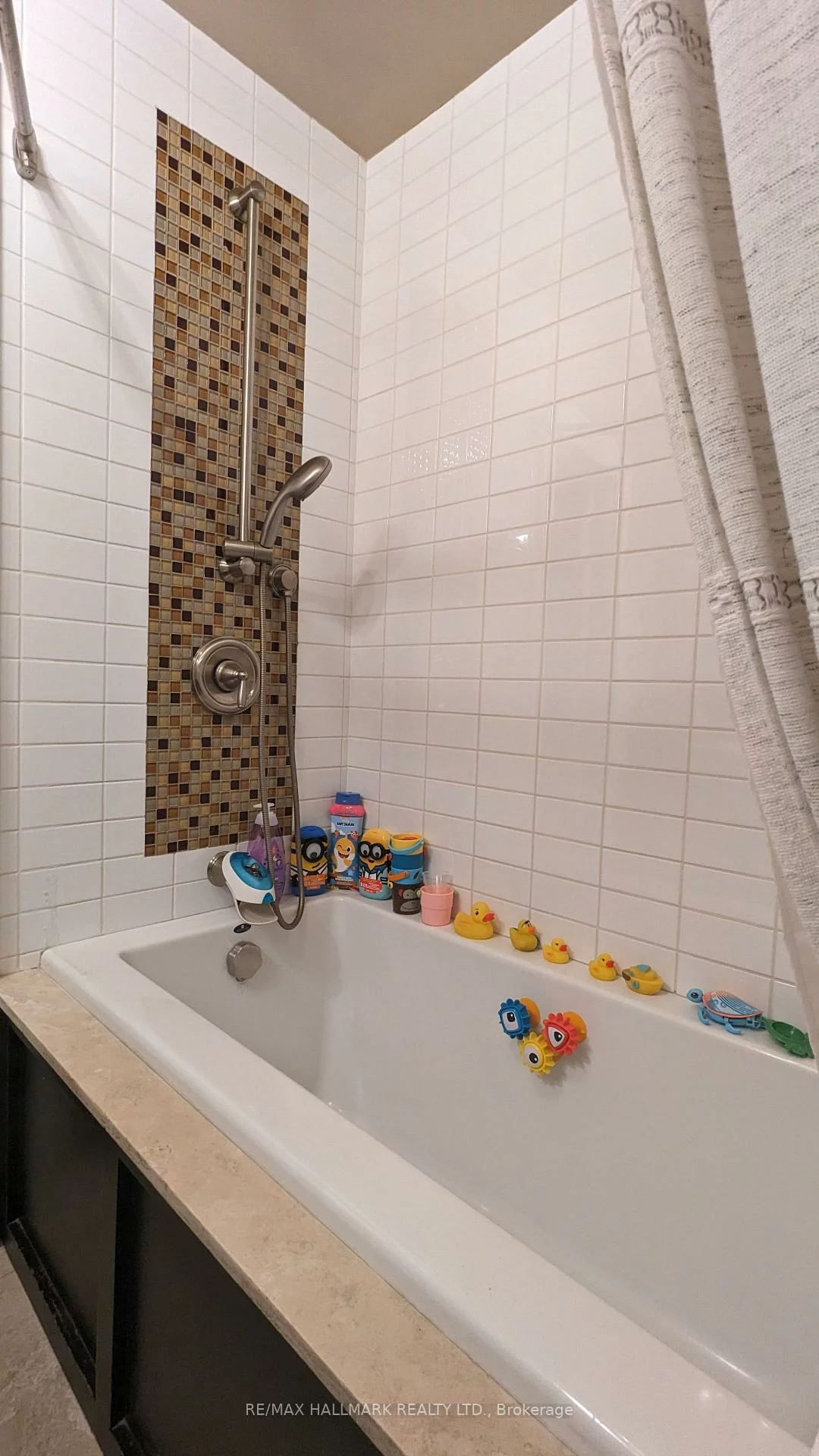 342, Whitmore, Briar Hill-Belgravia, Toronto
