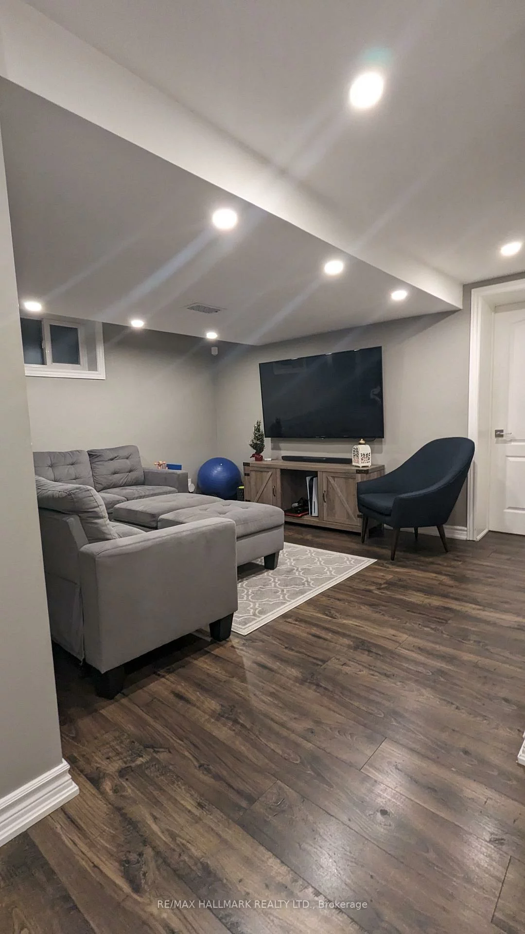 342, Whitmore, Briar Hill-Belgravia, Toronto