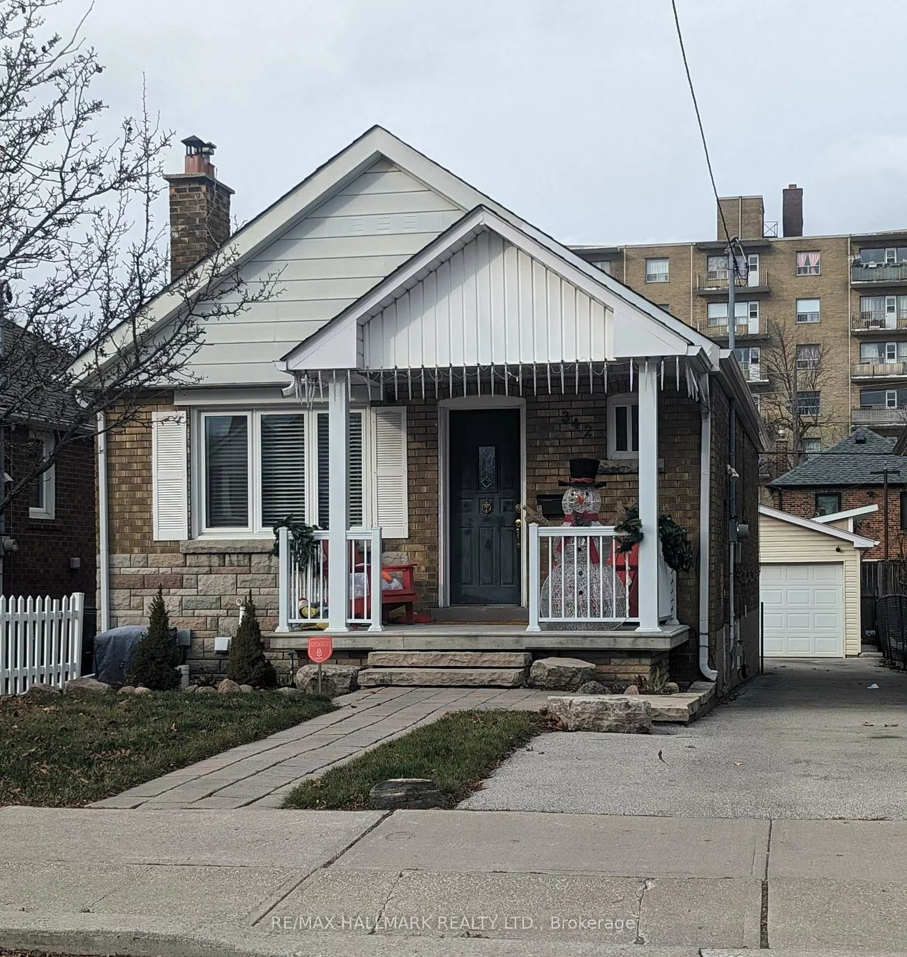 342, Whitmore, Briar Hill-Belgravia, Toronto