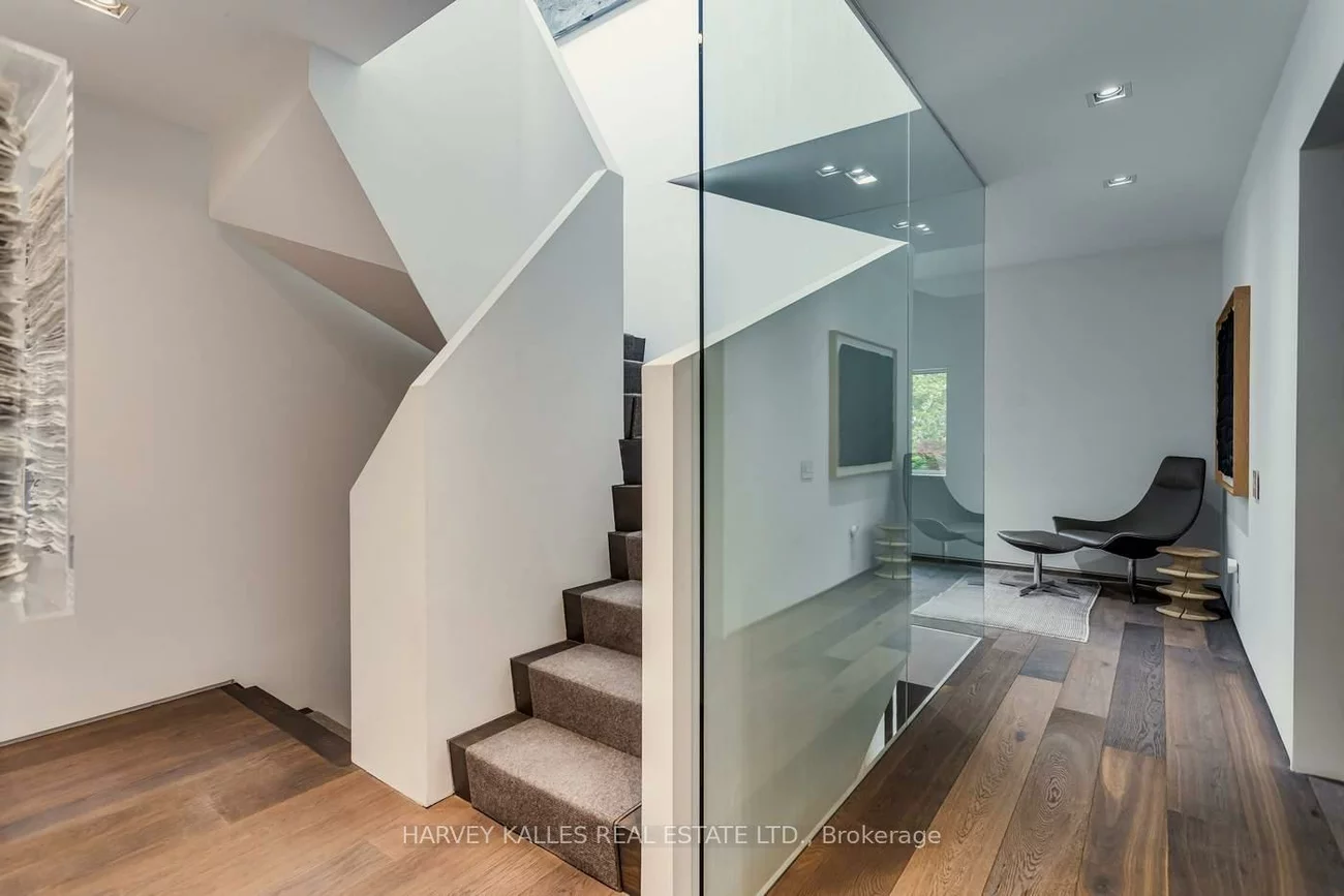 11, Shorncliffe, Casa Loma, Toronto