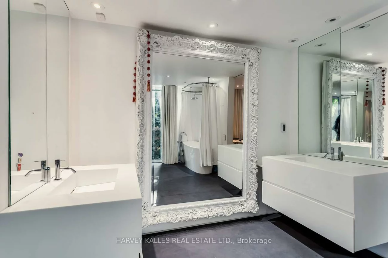 11, Shorncliffe, Casa Loma, Toronto