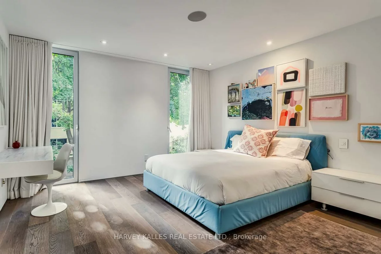 11, Shorncliffe, Casa Loma, Toronto