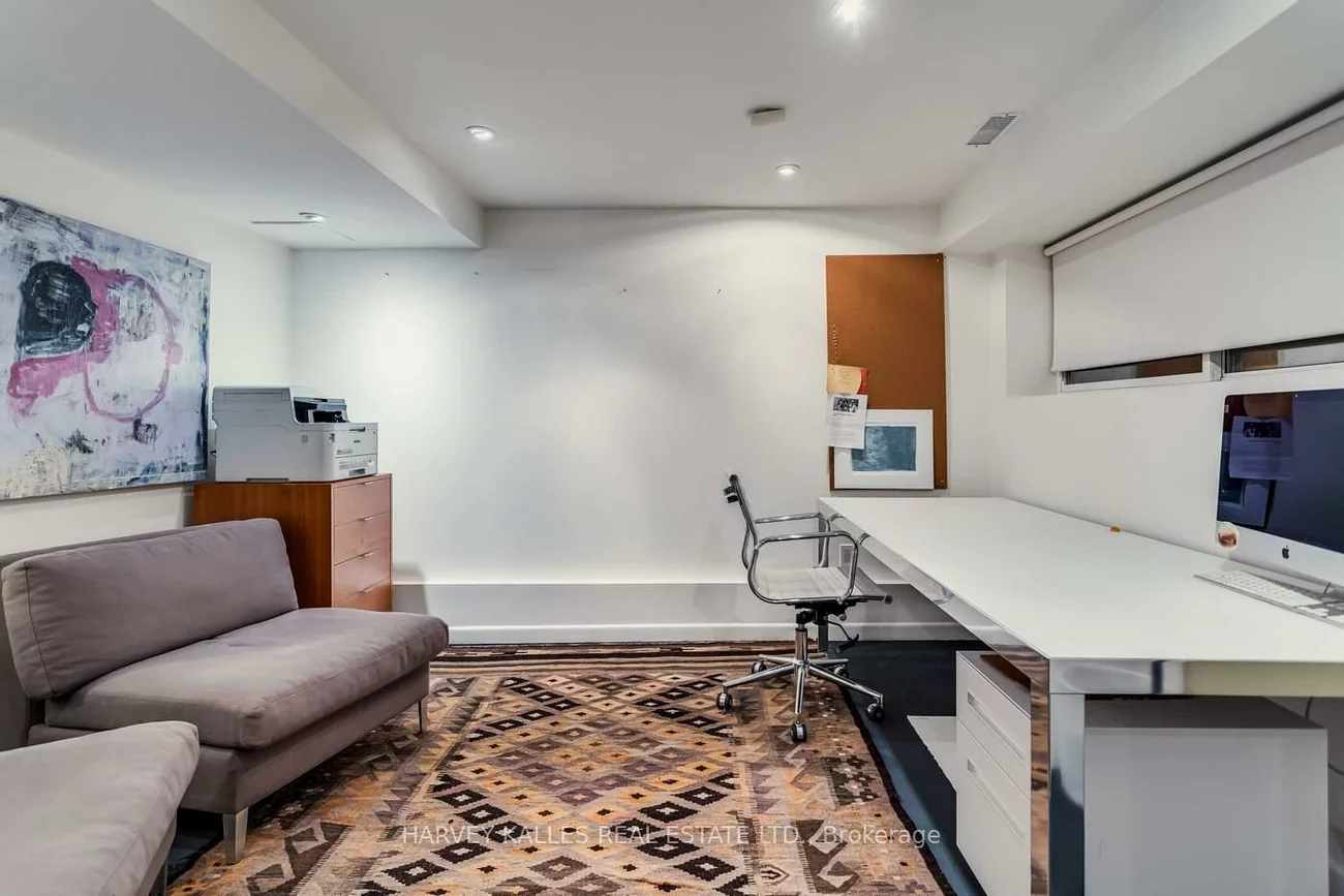 11, Shorncliffe, Casa Loma, Toronto