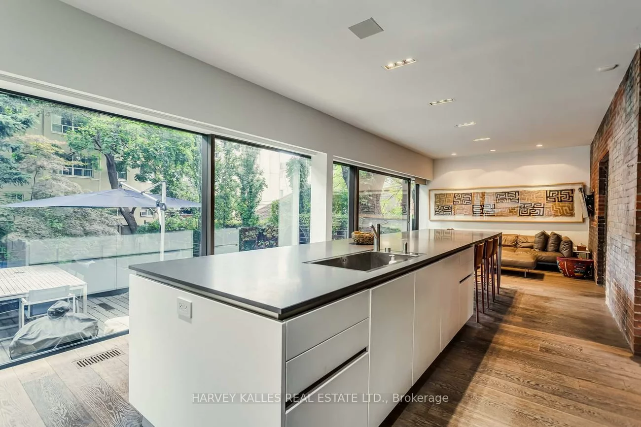 11, Shorncliffe, Casa Loma, Toronto