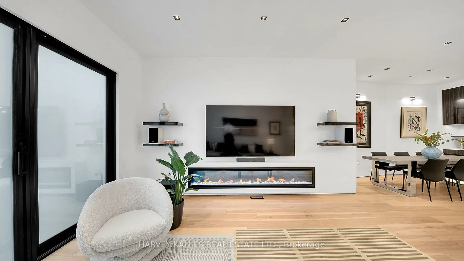 4, Douglas, Leaside, Toronto