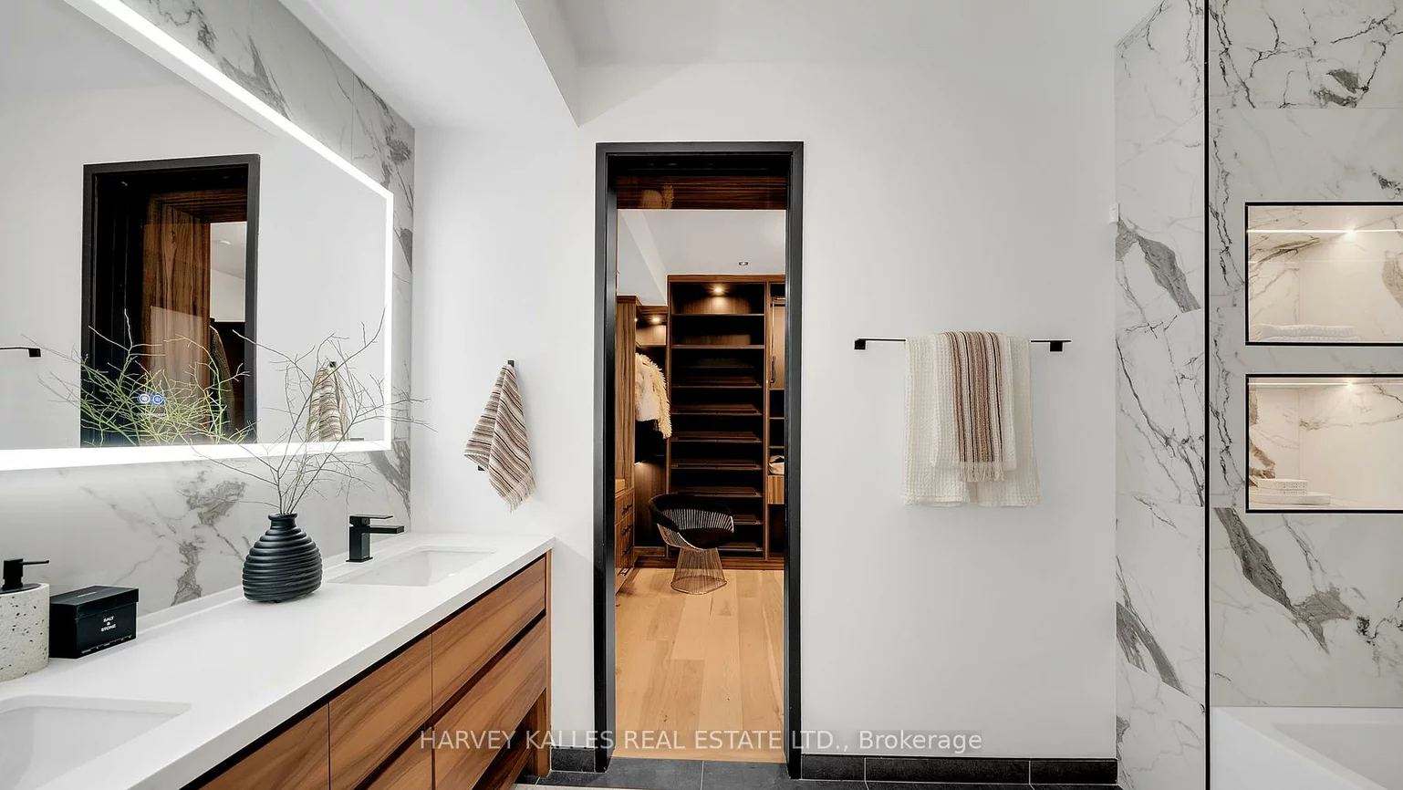 4, Douglas, Leaside, Toronto