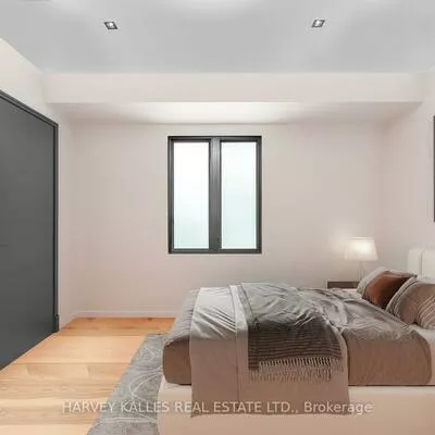4, Douglas, Leaside, Toronto