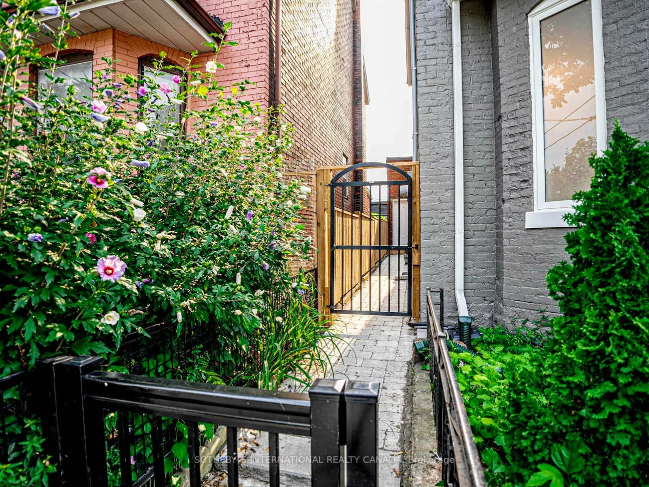 290, Bathurst, Trinity-Bellwoods, Toronto