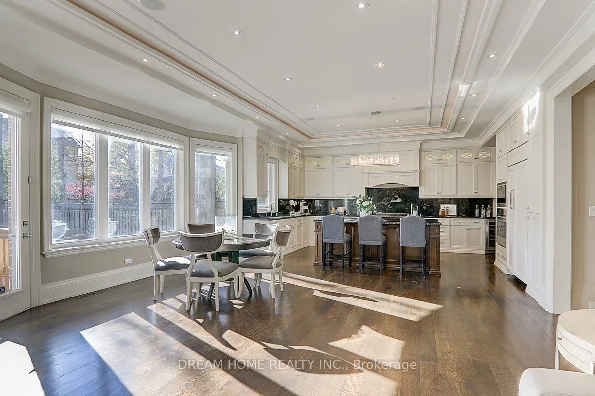 225, Dunforest, Willowdale East, Toronto
