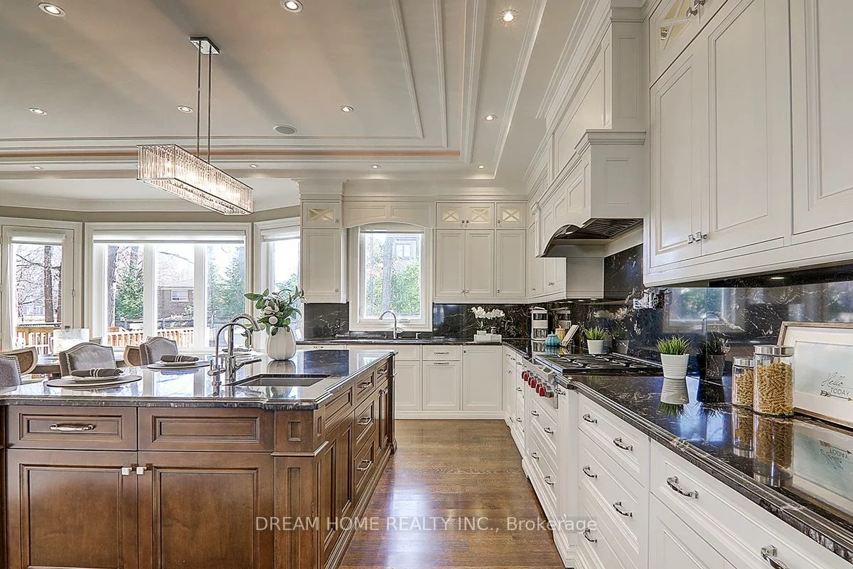 225, Dunforest, Willowdale East, Toronto