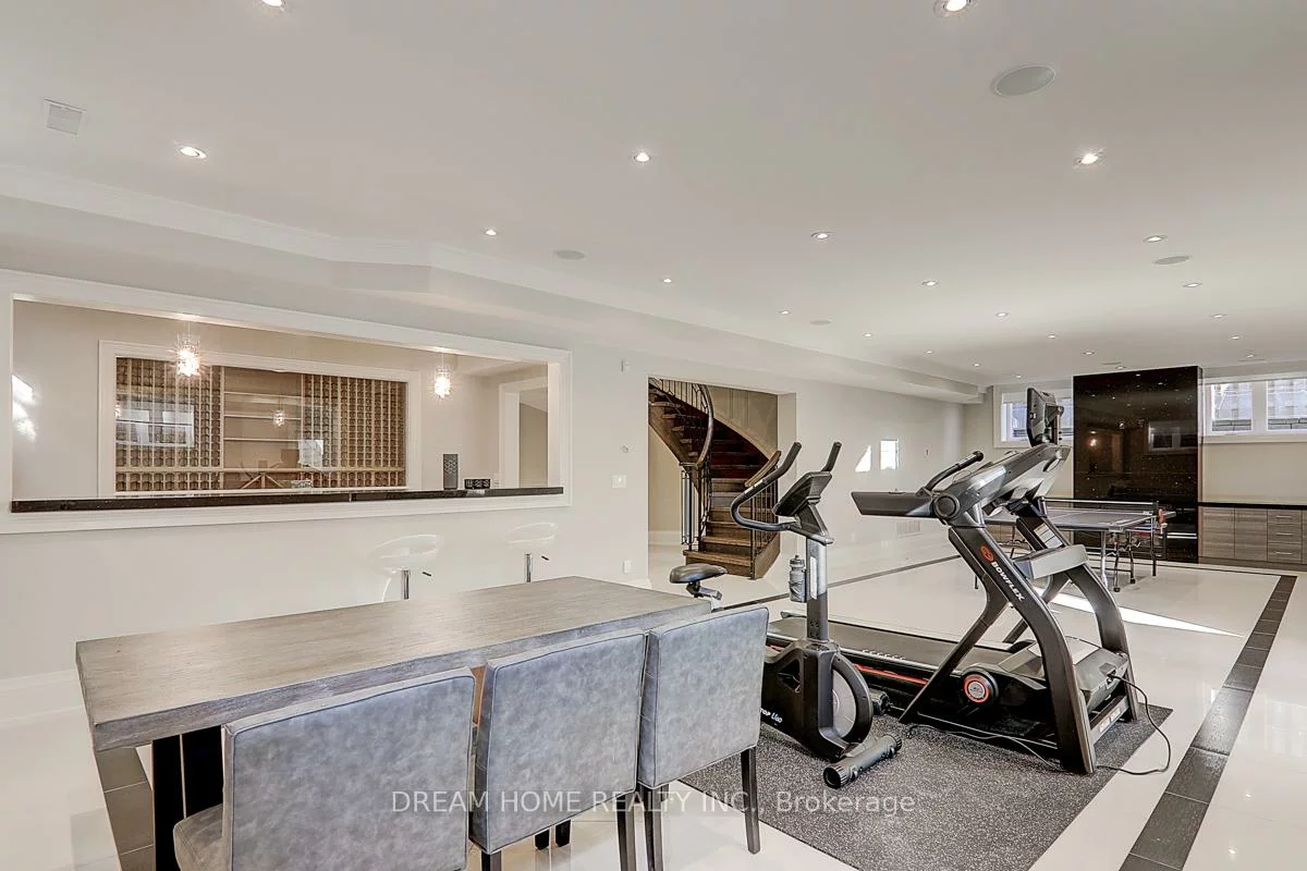 225, Dunforest, Willowdale East, Toronto