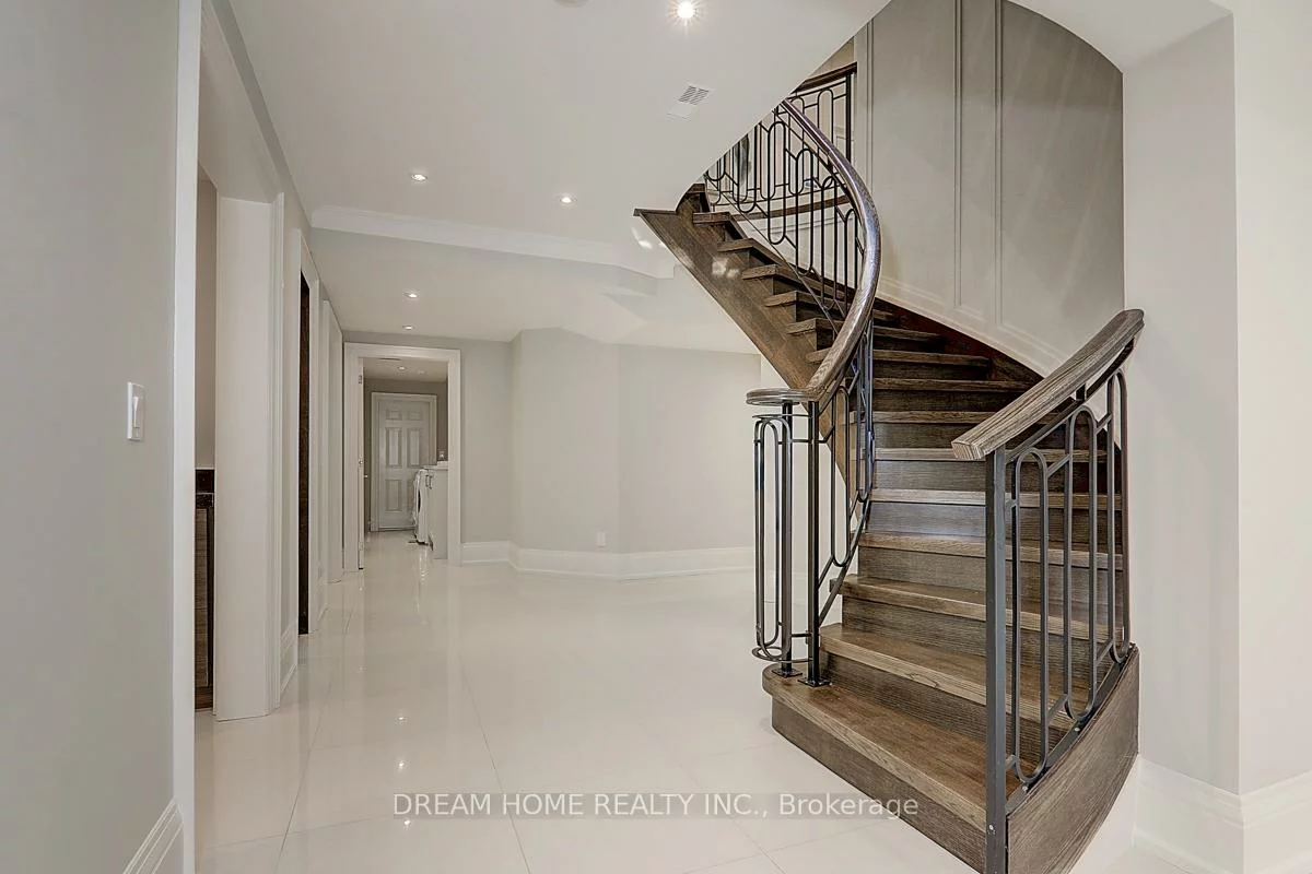 225, Dunforest, Willowdale East, Toronto