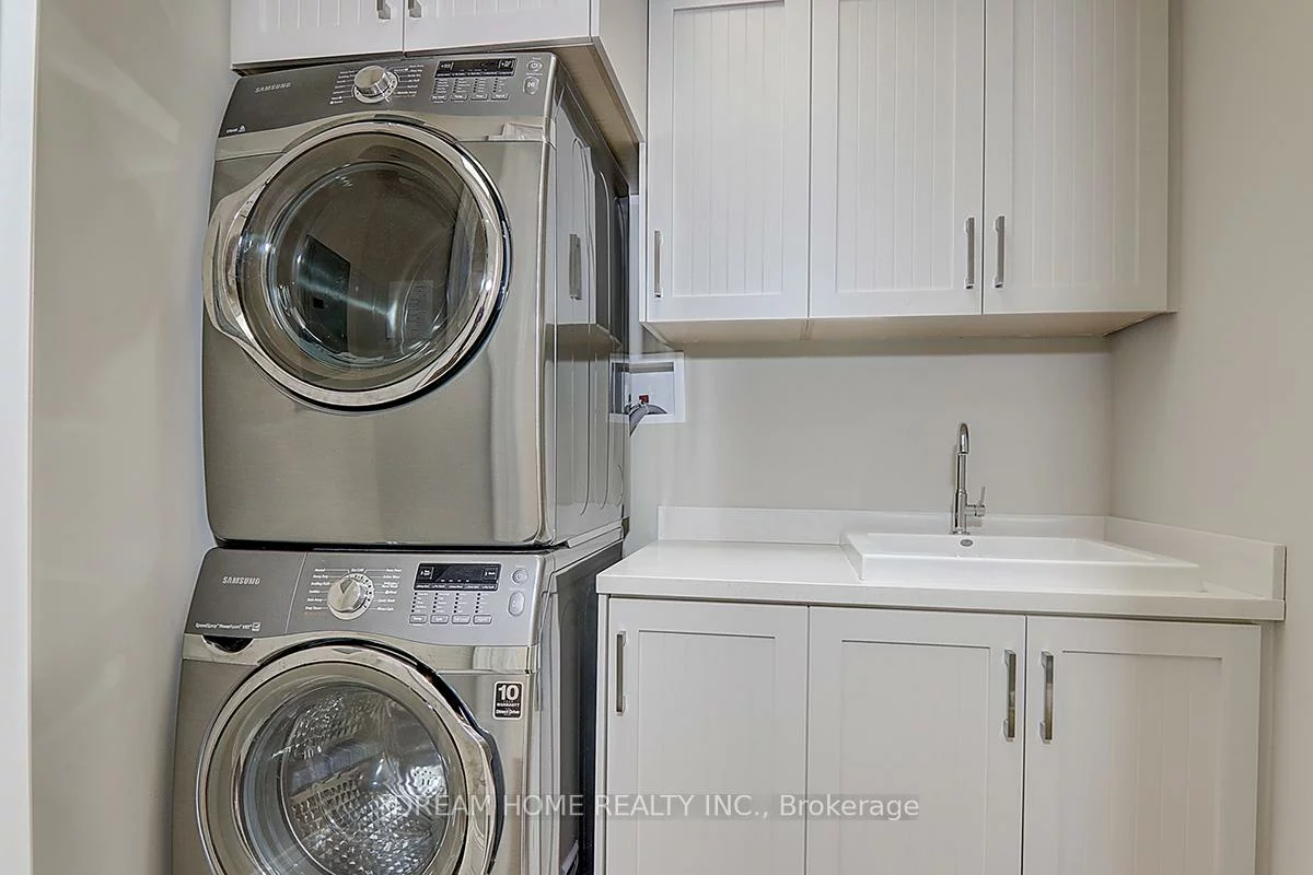 225, Dunforest, Willowdale East, Toronto