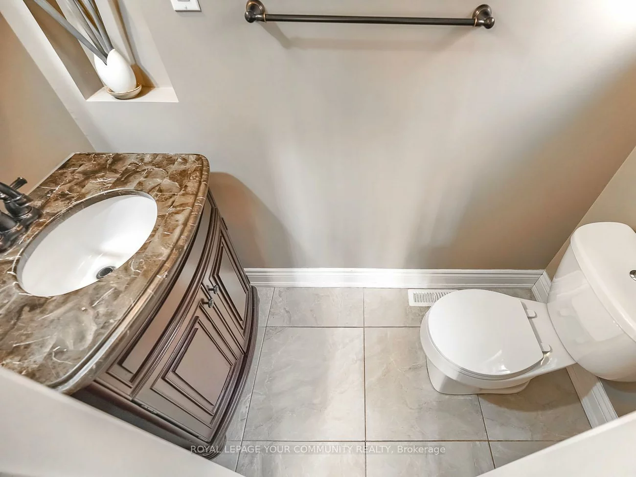46, Fontainbleau, Newtonbrook West, Toronto