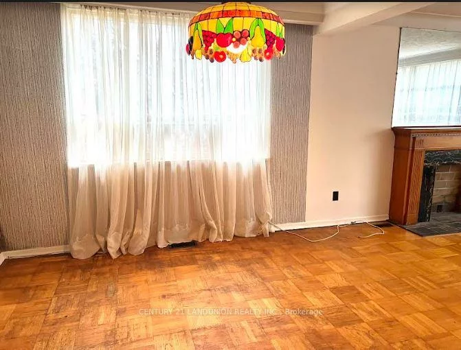 400, Princess, Willowdale East, Toronto