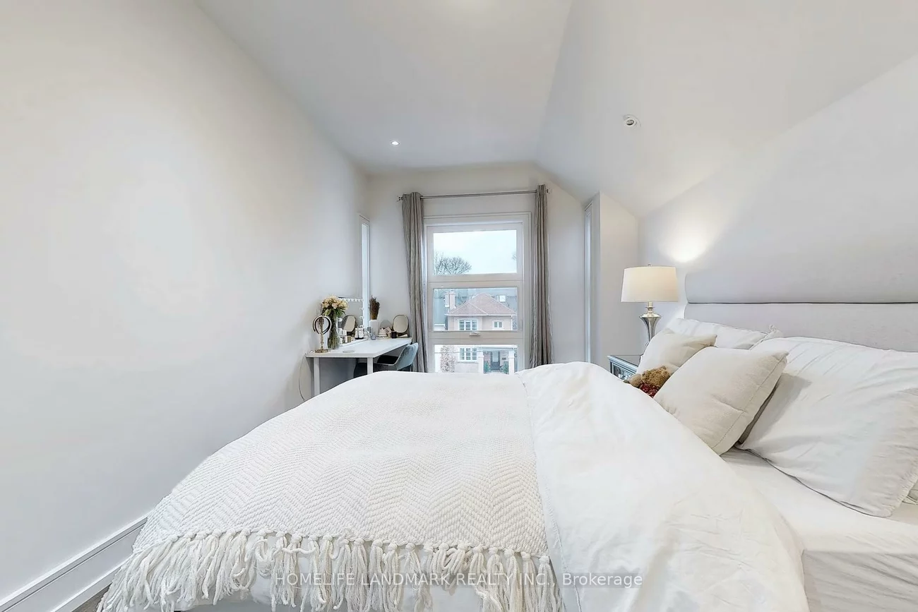 301, Jedburgh, Lawrence Park North, Toronto