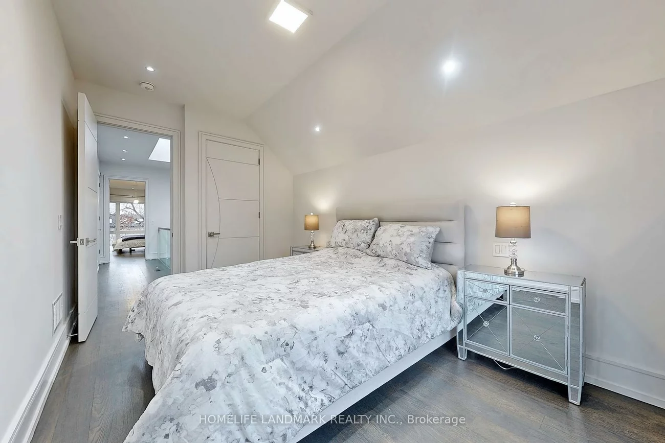 301, Jedburgh, Lawrence Park North, Toronto