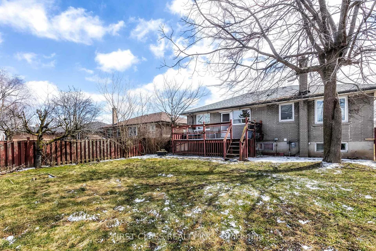 196, Acton, Bathurst Manor, Toronto