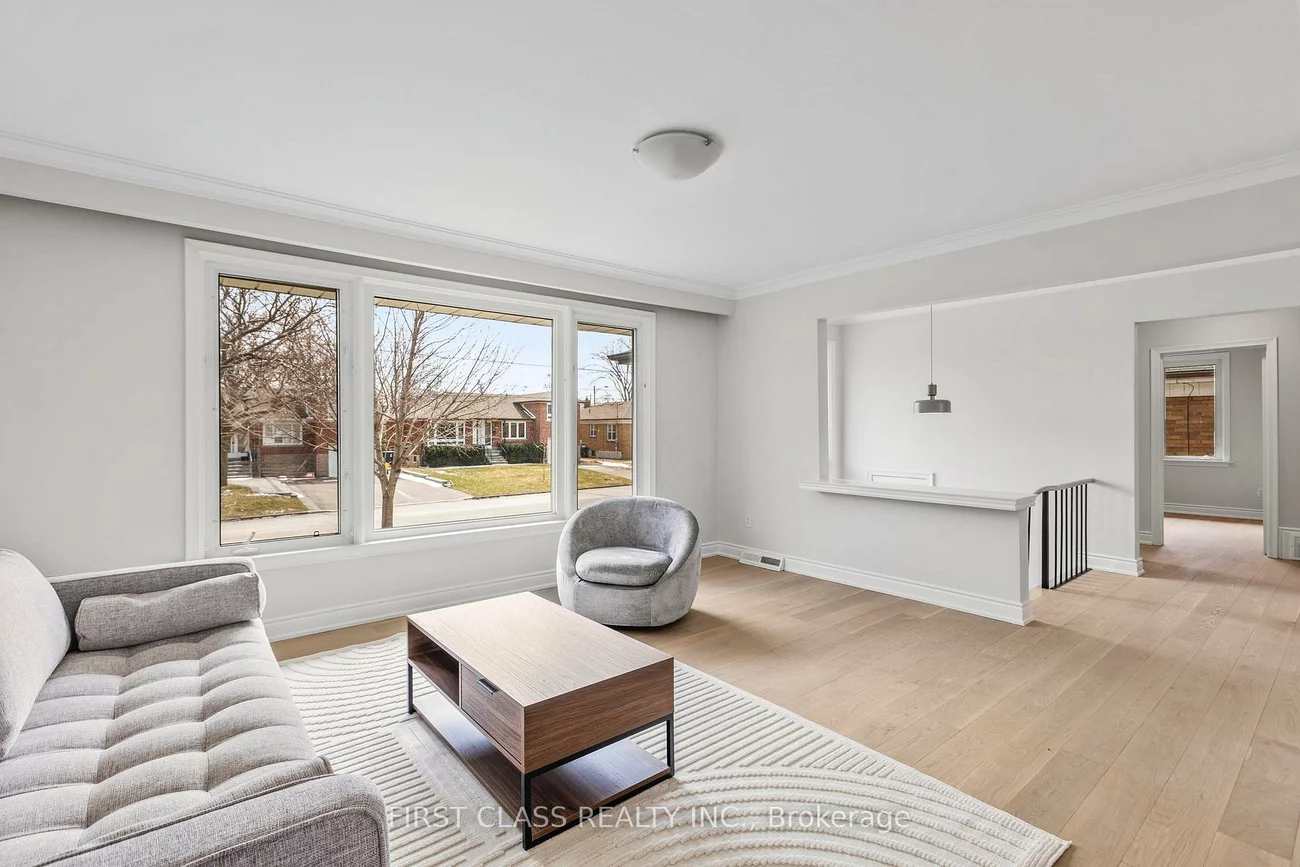 196, Acton, Bathurst Manor, Toronto