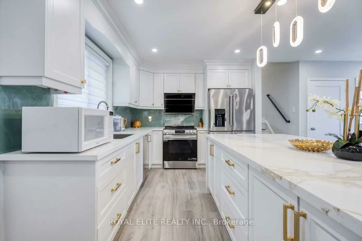 2, Lesgay, Don Valley Village, Toronto