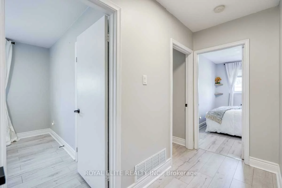 2, Lesgay, Don Valley Village, Toronto