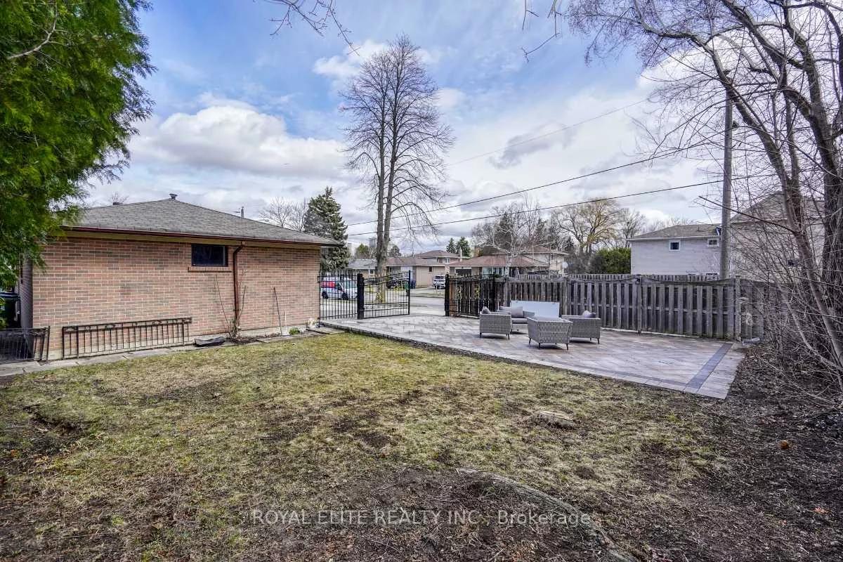 2, Lesgay, Don Valley Village, Toronto