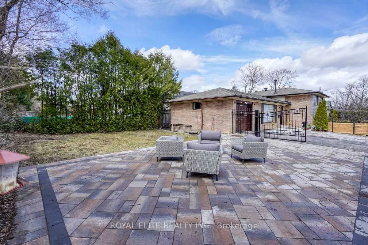 2, Lesgay, Don Valley Village, Toronto