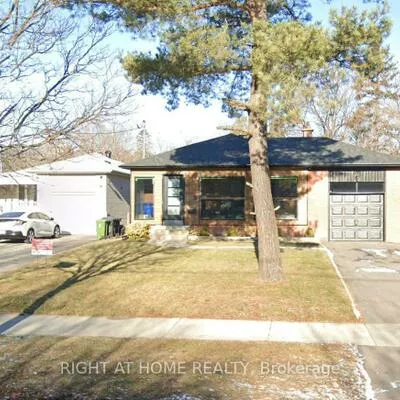 32, Connaught, Newtonbrook West, Toronto