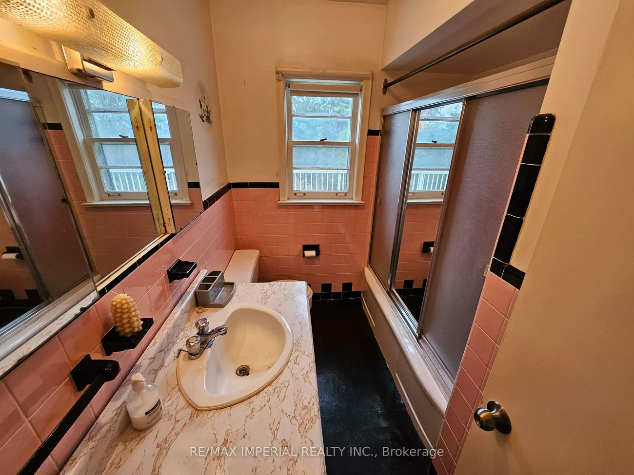 76, Gwendolen, Lansing-Westgate, Toronto