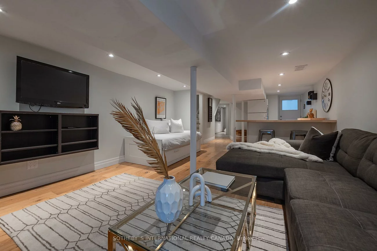 64, Foxley, Trinity-Bellwoods, Toronto