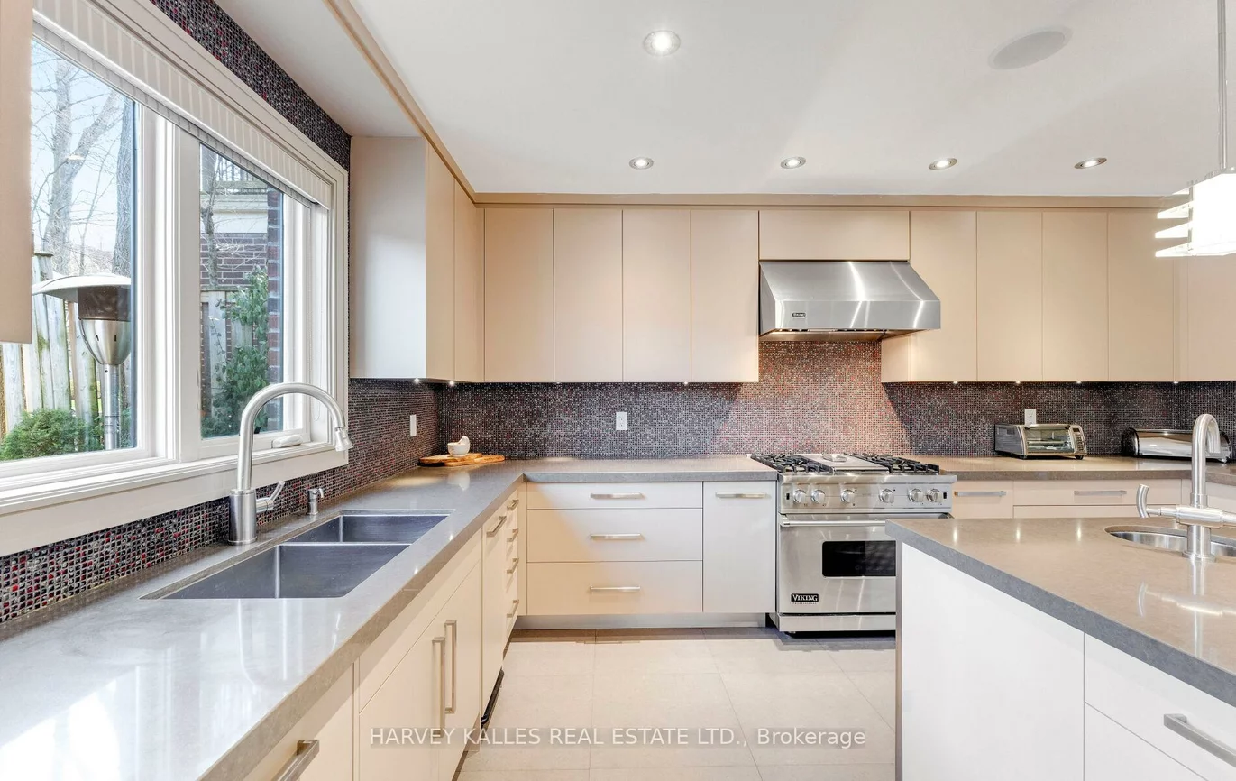 7, Dunloe, Forest Hill South, Toronto