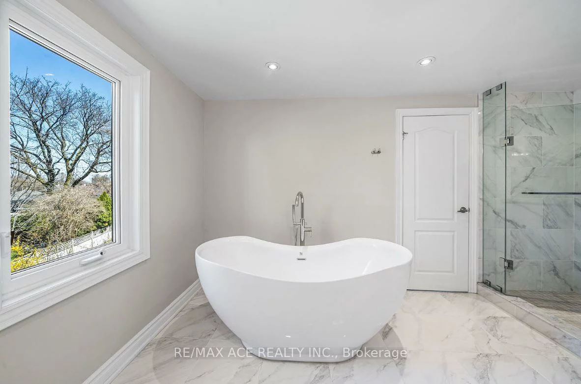 6, Oldborough, Don Valley Village, Toronto