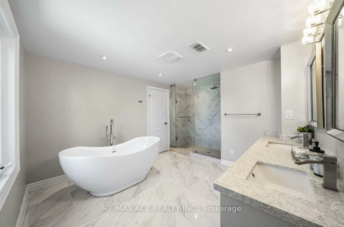 6, Oldborough, Don Valley Village, Toronto